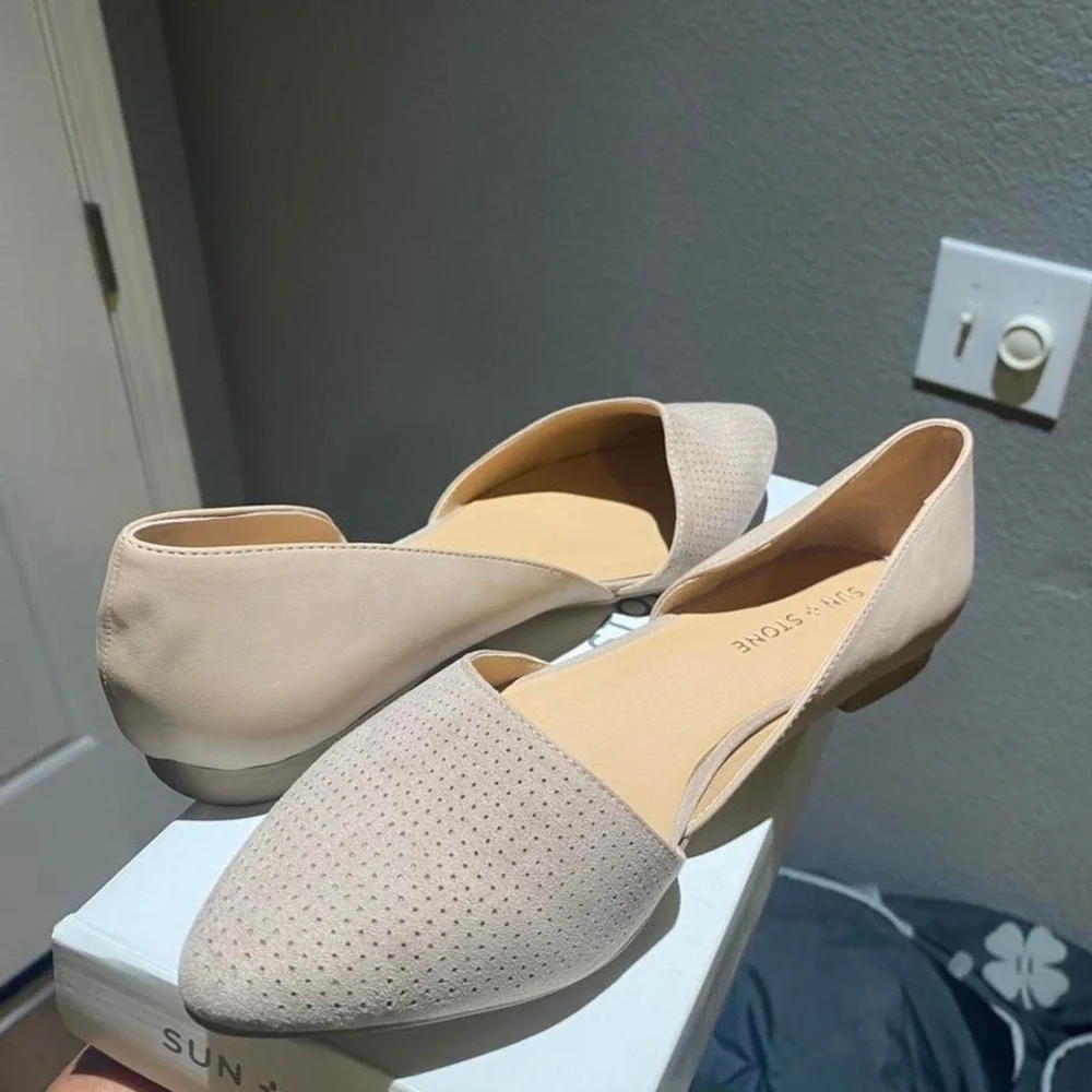 Sun + Stone Henley taupe flats‎ Size US 8.5